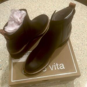 Black leather “Chelsea” ankle boot. Lug sole. Size 10. Worn once.